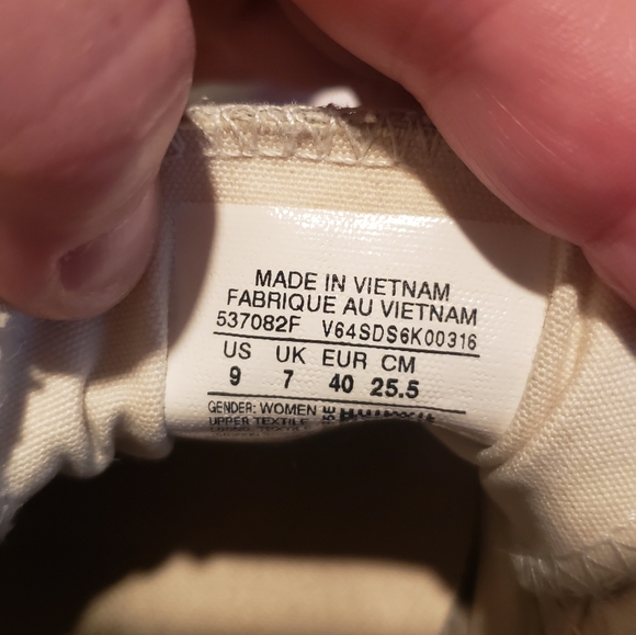 Womens 9 shoreline converse - Picture 5 of 5